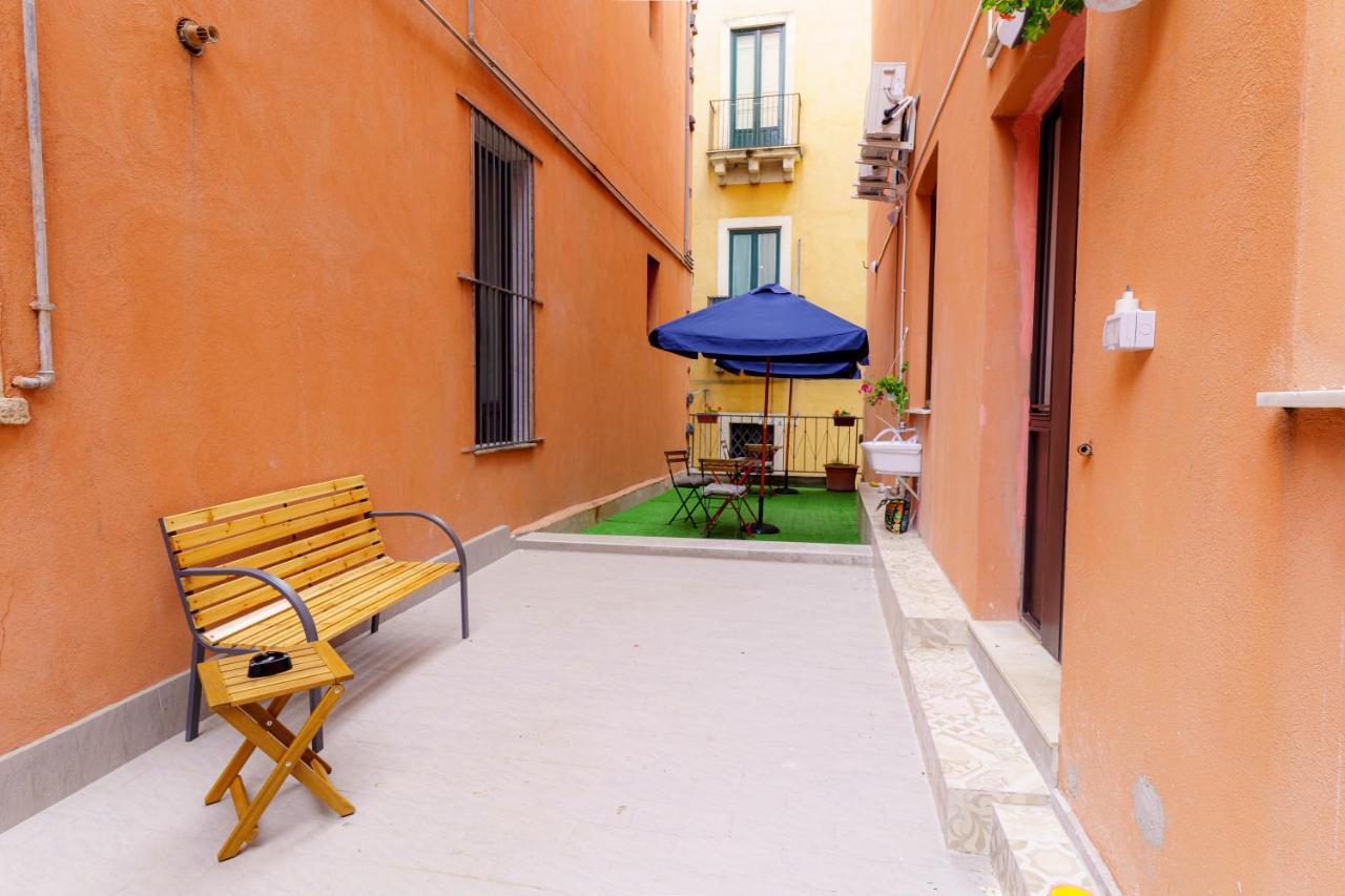 Casta Diva Holiday Rooms Catania Exterior photo