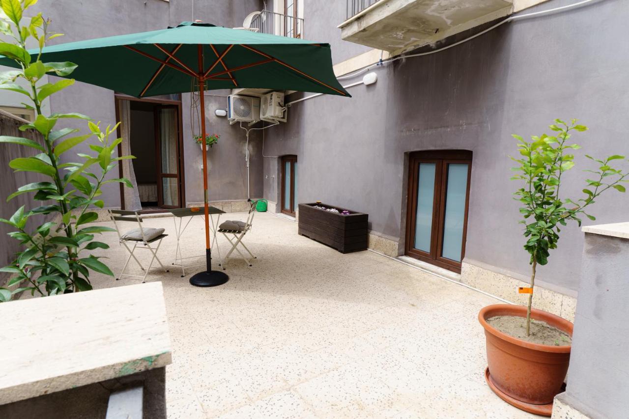 Casta Diva Holiday Rooms Catania Exterior photo